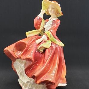 Vintage Royal Doulton "Top o' the Hill" HN 1834 Figurine